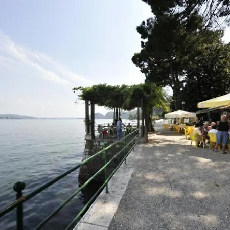 Sleeps 6 Pool Appartement Meina